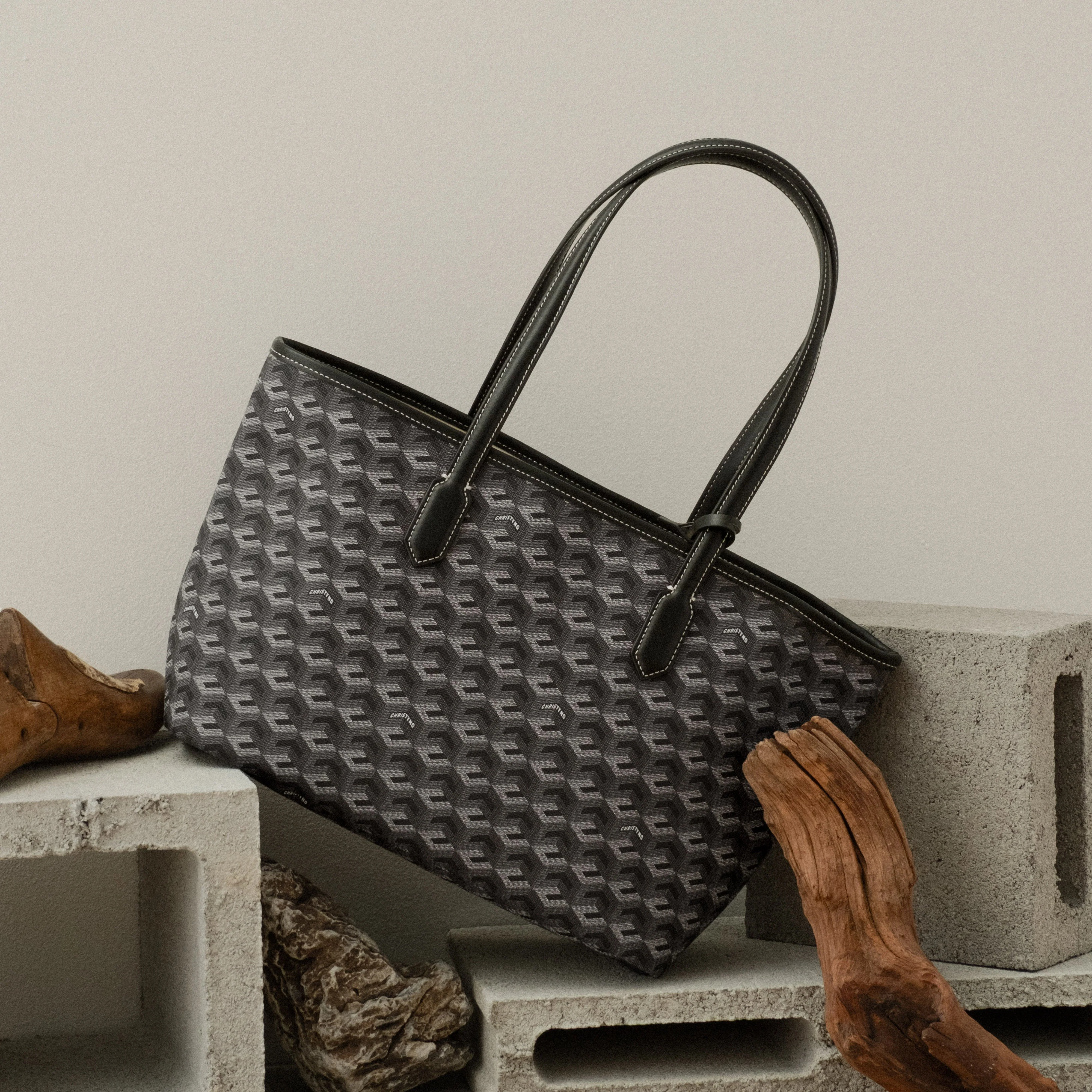 Russo Medium Tote Bag - Image 59